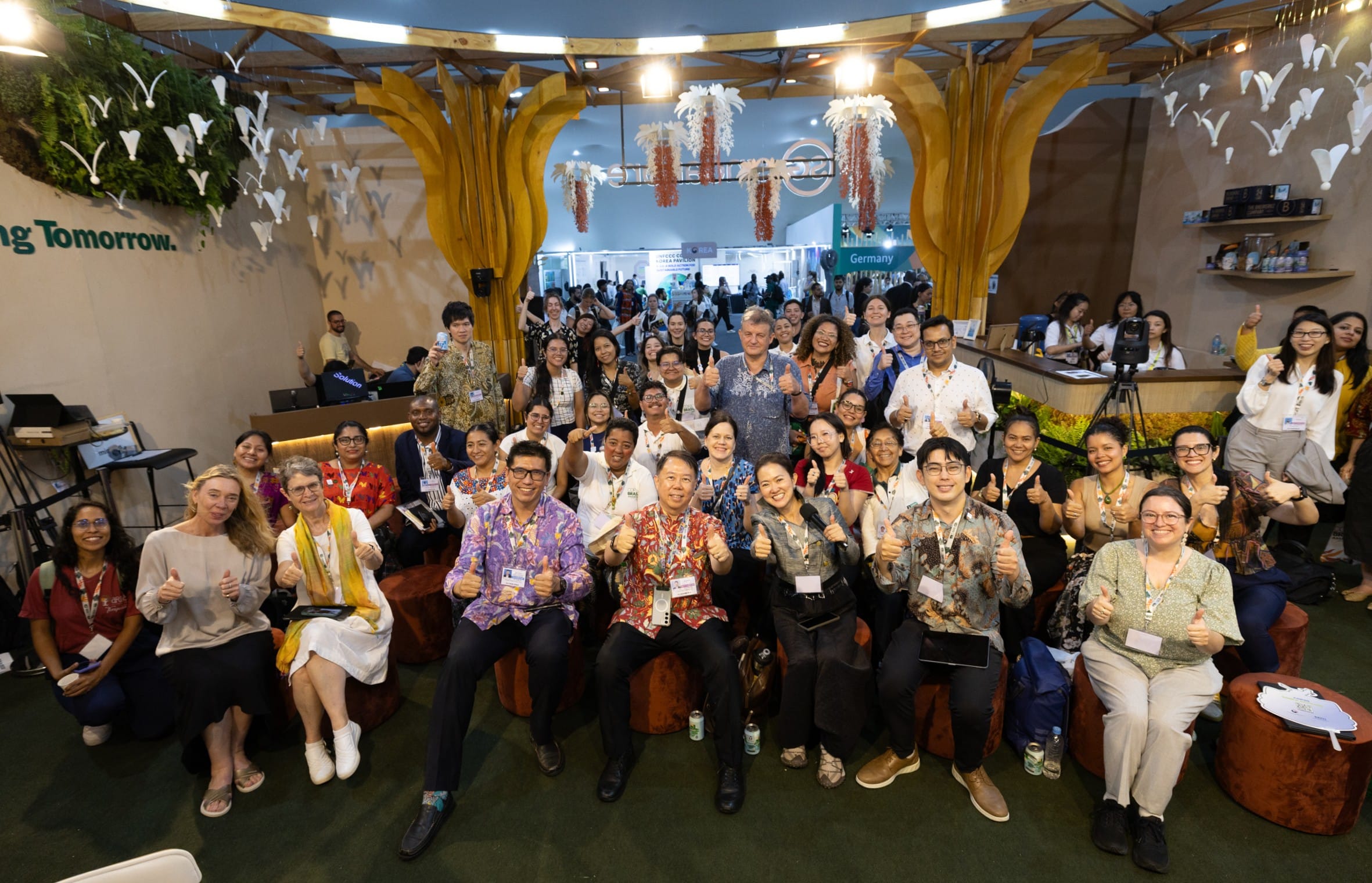 Singapore Pavilion Cities Thematic Day Group Photo